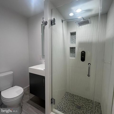 315 N MAPLE AVE, Falls Church, VA 22046