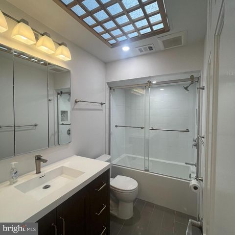 315 N MAPLE AVE, Falls Church, VA 22046