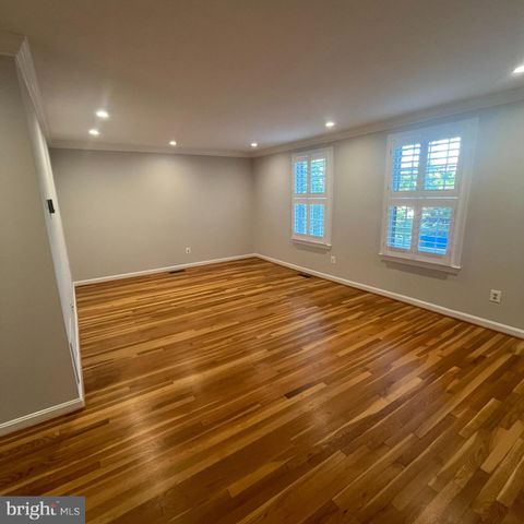 315 N MAPLE AVE, Falls Church, VA 22046