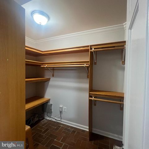 315 N MAPLE AVE, Falls Church, VA 22046