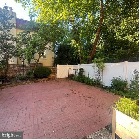 315 N MAPLE AVE, Falls Church, VA 22046