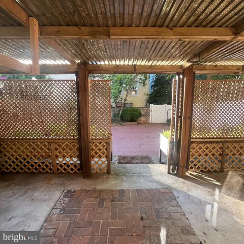 315 N MAPLE AVE, Falls Church, VA 22046