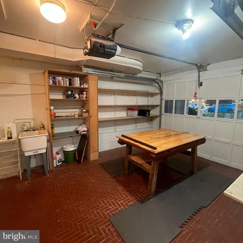315 N MAPLE AVE, Falls Church, VA 22046