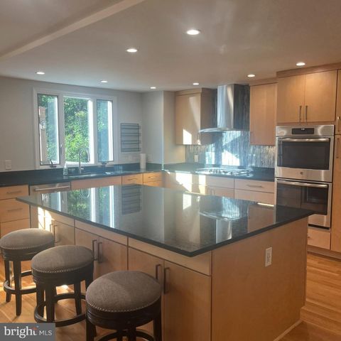 315 N MAPLE AVE, Falls Church, VA 22046