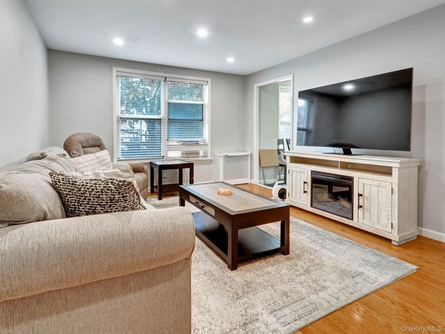 190 72nd Street 128, Brooklyn, NY 11209