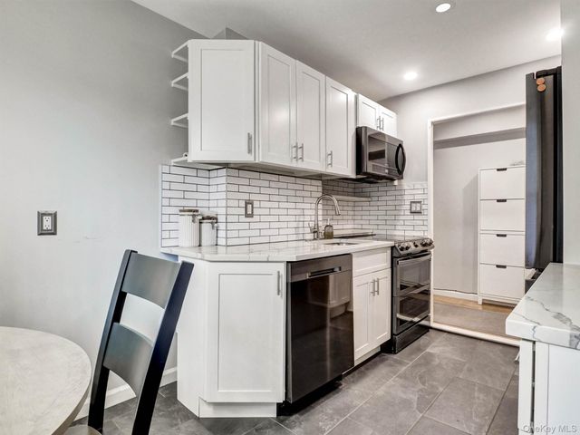 190 72nd Street 128, Brooklyn, NY 11209