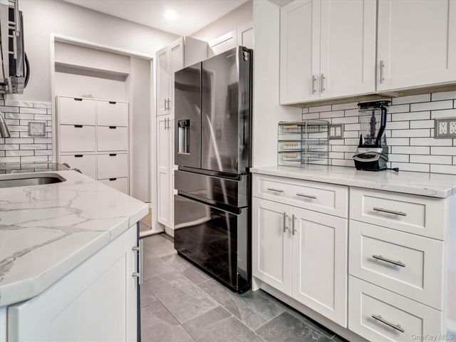 190 72nd Street 128, Brooklyn, NY 11209