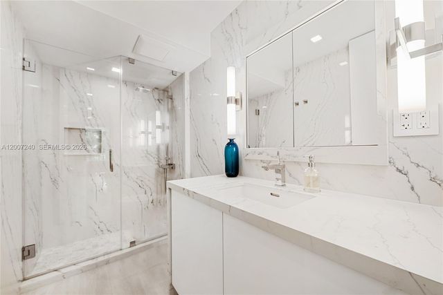 2901 S Bayshore Dr 5E, Miami, FL 33133