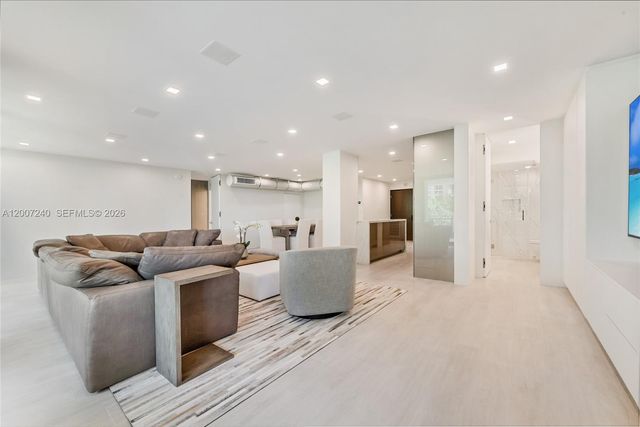 2901 S Bayshore Dr 5E, Miami, FL 33133