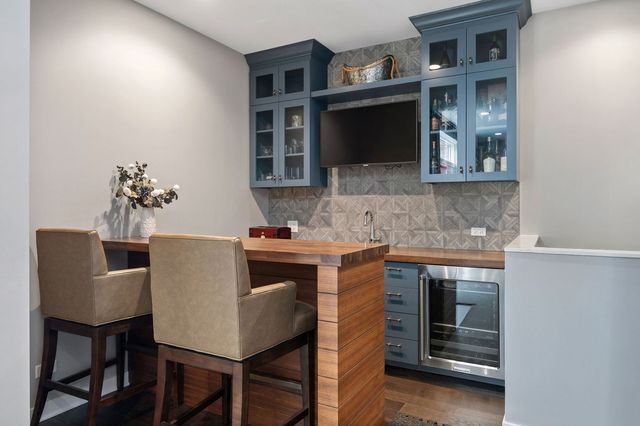 232 E 18th Street, Chicago, IL 60616