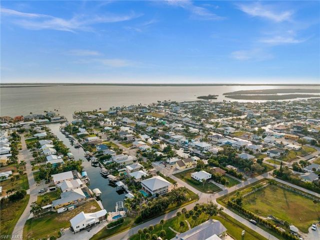 2392 Lemon ST, St. James City, FL 33956