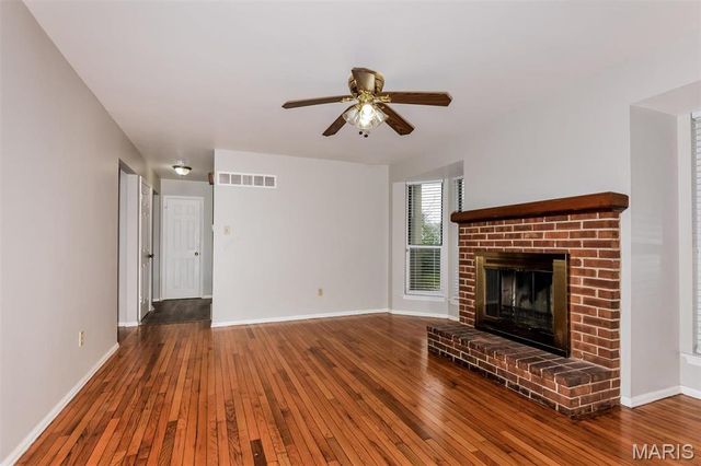 4158 Fox Crossing Drive, Florissant, MO 63034