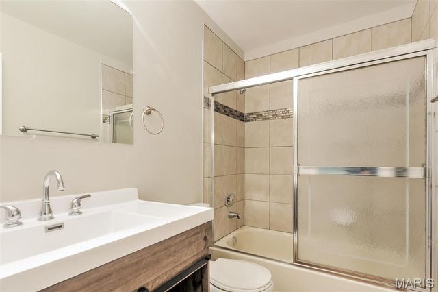 4158 Fox Crossing Drive, Florissant, MO 63034