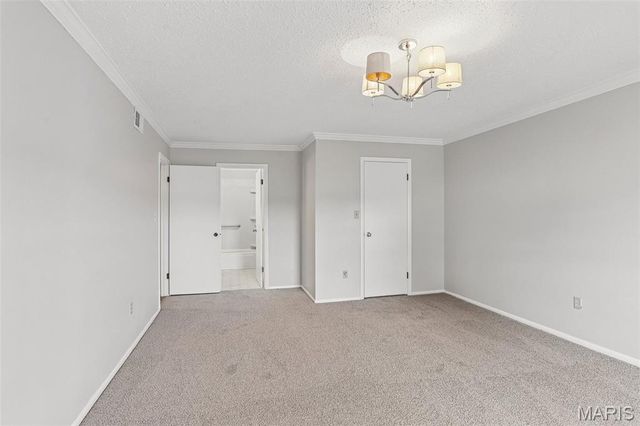 10367 Oxford Hill Drive 27, St Louis, MO 63146