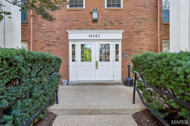 10367 Oxford Hill Drive 27, St Louis, MO 63146