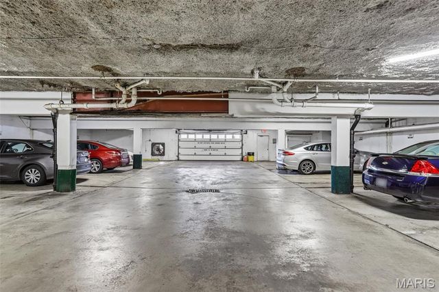 10367 Oxford Hill Drive 27, St Louis, MO 63146