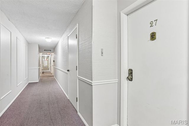 10367 Oxford Hill Drive 27, St Louis, MO 63146