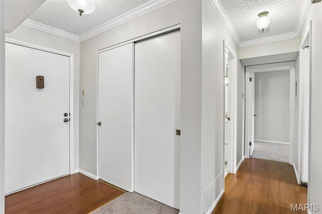 10367 Oxford Hill Drive 27, St Louis, MO 63146