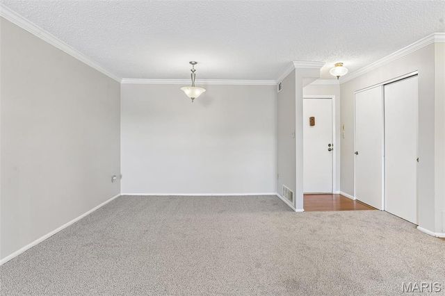 10367 Oxford Hill Drive 27, St Louis, MO 63146