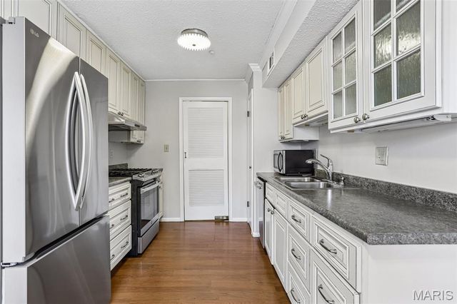 10367 Oxford Hill Drive 27, St Louis, MO 63146