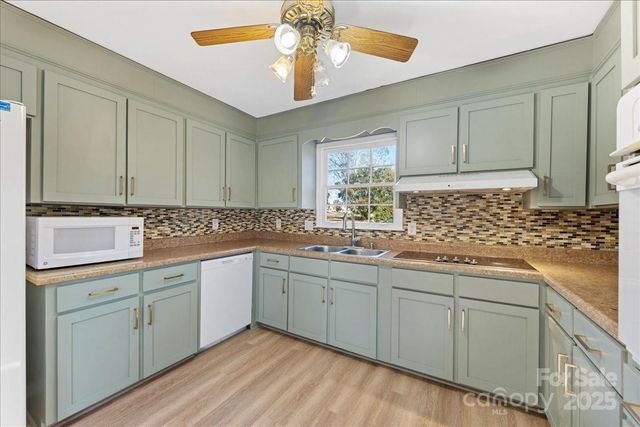 2418 Vista Drive, Charlotte, NC 28212