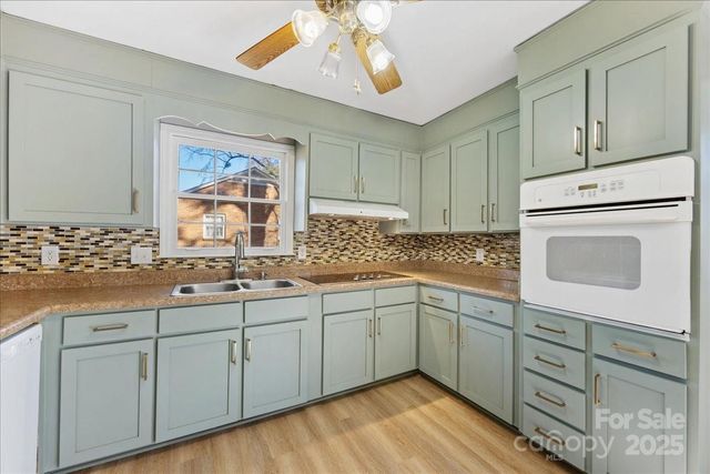 2418 Vista Drive, Charlotte, NC 28212