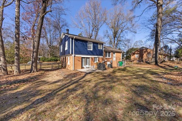 2418 Vista Drive, Charlotte, NC 28212