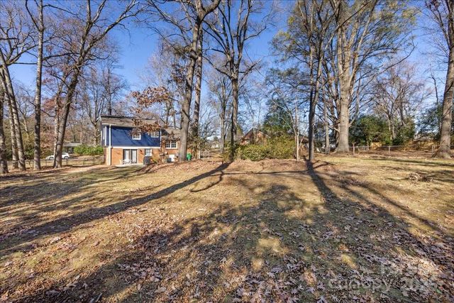 2418 Vista Drive, Charlotte, NC 28212