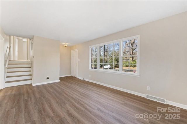 2418 Vista Drive, Charlotte, NC 28212