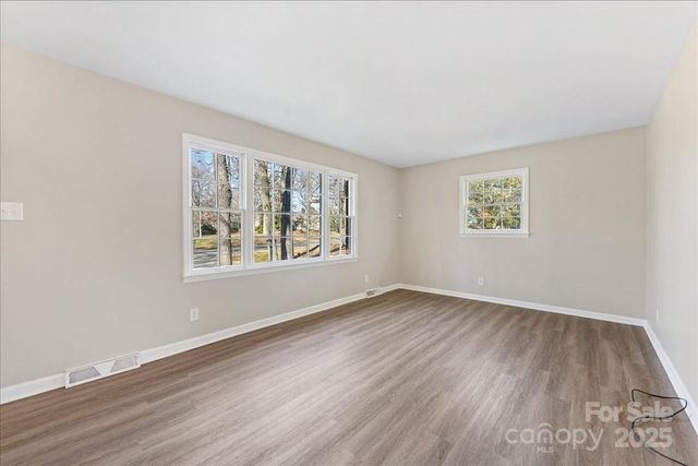 2418 Vista Drive, Charlotte, NC 28212