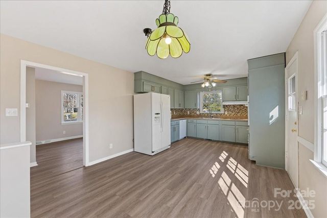 2418 Vista Drive, Charlotte, NC 28212