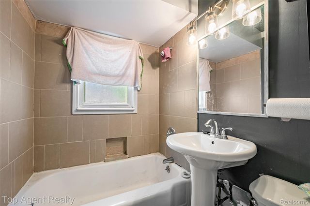 22085 Rausch Avenue, Eastpointe, MI 48021