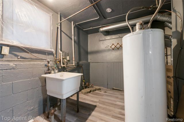 22085 Rausch Avenue, Eastpointe, MI 48021