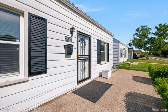 22085 Rausch Avenue, Eastpointe, MI 48021
