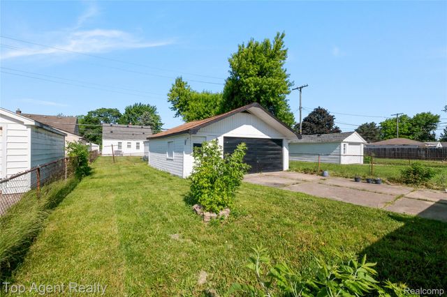 22085 Rausch Avenue, Eastpointe, MI 48021