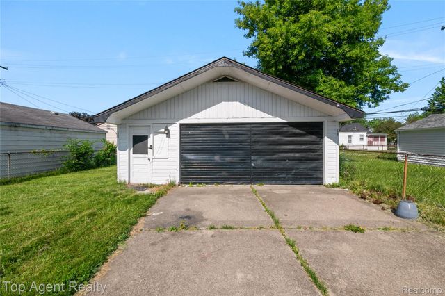 22085 Rausch Avenue, Eastpointe, MI 48021