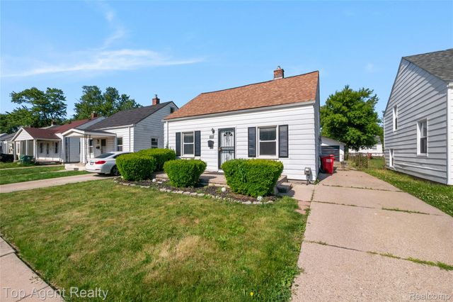22085 Rausch Avenue, Eastpointe, MI 48021