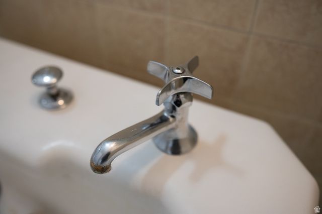 617 E 10TH AVE, Salt Lake City, UT 84103