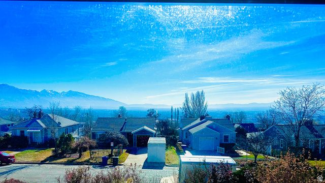 617 E 10TH AVE, Salt Lake City, UT 84103