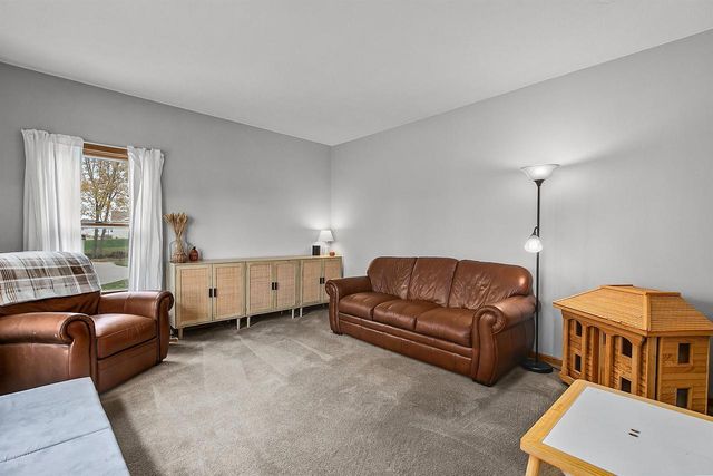 4144 N FOXGLOVE LANE, Appleton, WI 54913