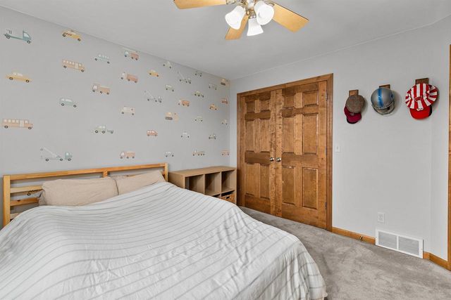 4144 N FOXGLOVE LANE, Appleton, WI 54913