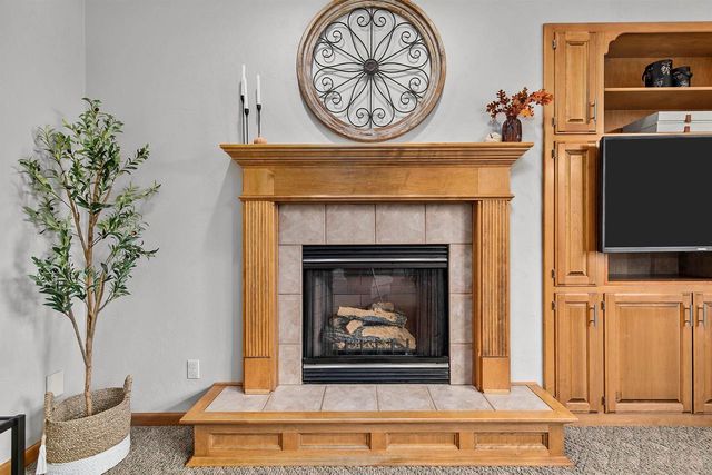 4144 N FOXGLOVE LANE, Appleton, WI 54913