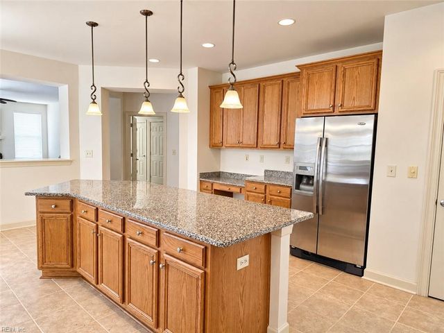 1412 Kemp Bridge LN, Chesapeake, VA 23320