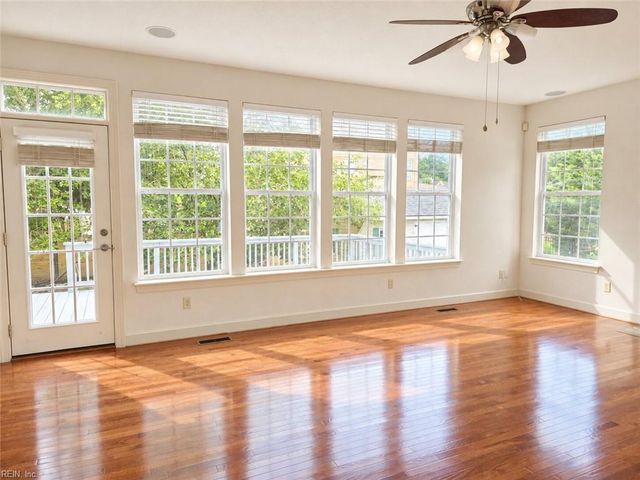 1412 Kemp Bridge LN, Chesapeake, VA 23320