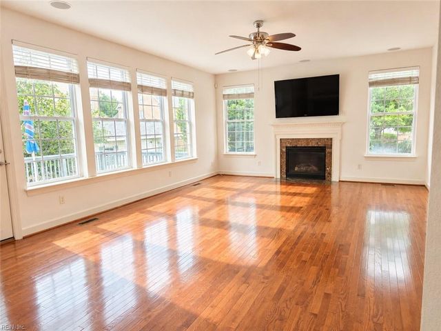 1412 Kemp Bridge LN, Chesapeake, VA 23320