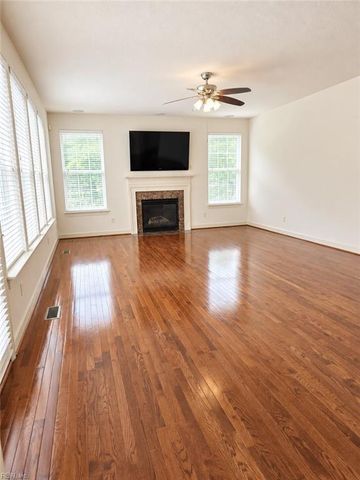 1412 Kemp Bridge LN, Chesapeake, VA 23320