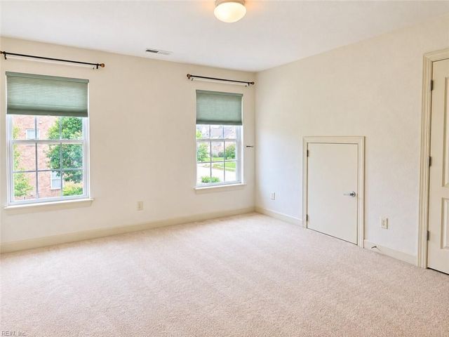 1412 Kemp Bridge LN, Chesapeake, VA 23320