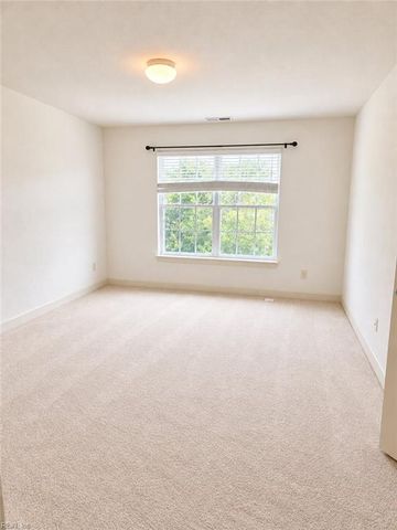 1412 Kemp Bridge LN, Chesapeake, VA 23320