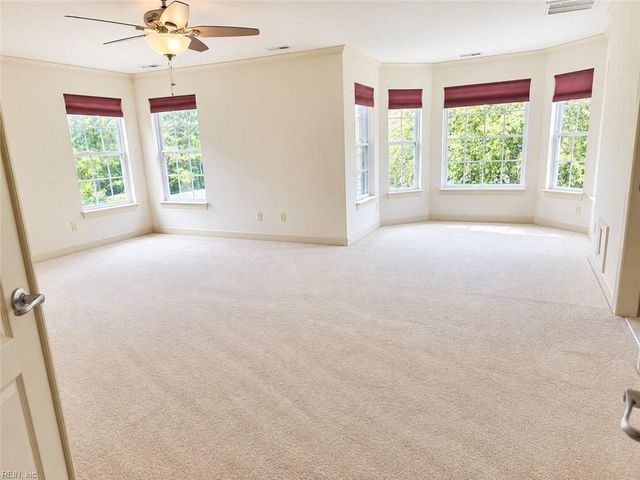 1412 Kemp Bridge LN, Chesapeake, VA 23320