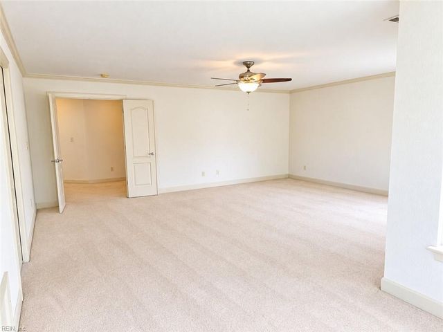 1412 Kemp Bridge LN, Chesapeake, VA 23320
